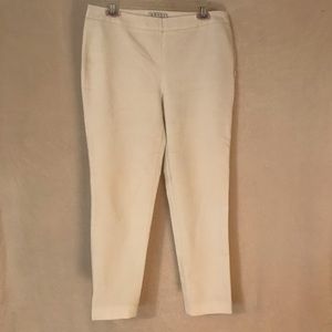 White Chaus ankle pants